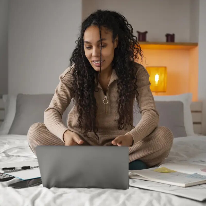 Full shot woman working as an economist